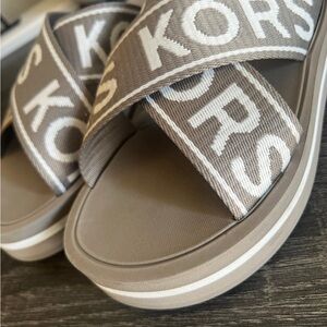 Michael Kors Criss Cross Logo Signature Sandals Slides 8.5